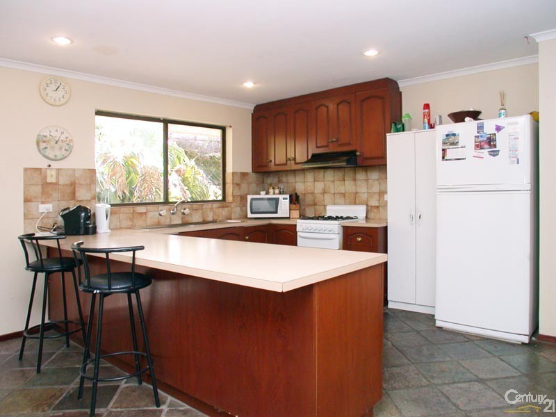 2 Manx Street, Happy Valley SA 5159