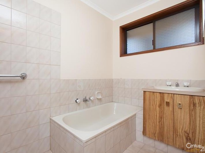 6 Glenhelen Road, Morphett Vale SA 5162