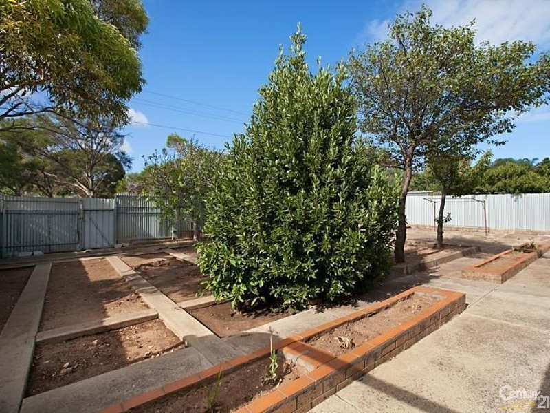 6 Glenhelen Road, Morphett Vale SA 5162