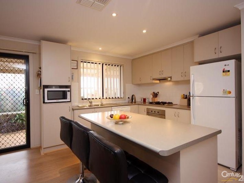 16 Fuschia Street, Huntfield Heights SA 5163