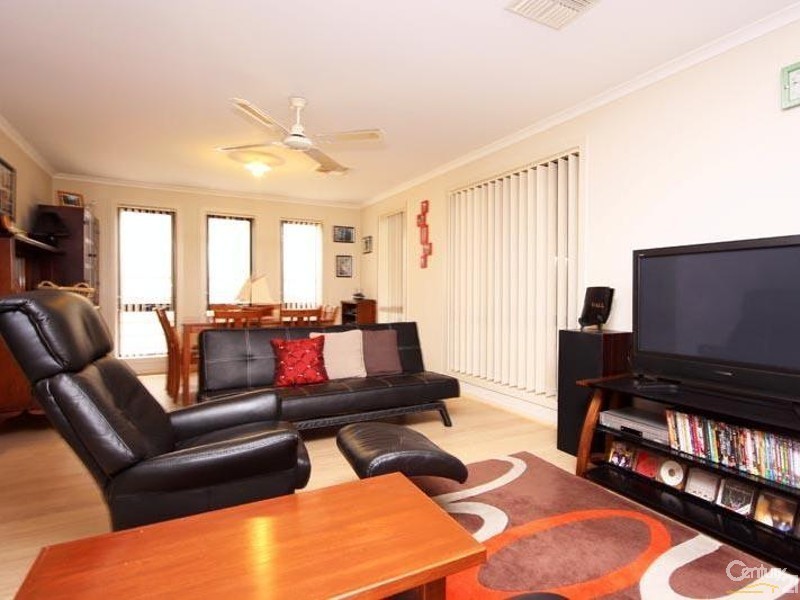 16 Fuschia Street, Huntfield Heights SA 5163