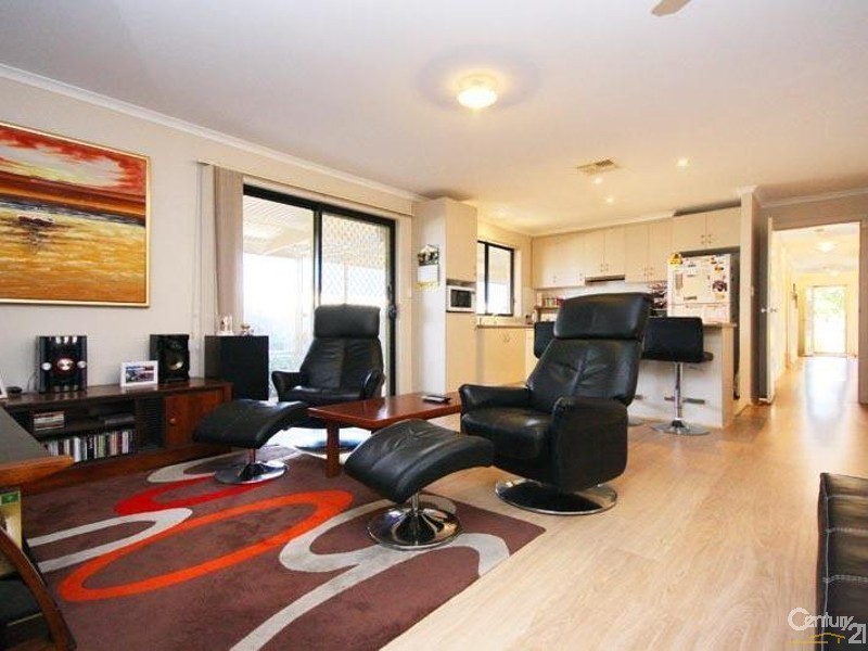 16 Fuschia Street, Huntfield Heights SA 5163