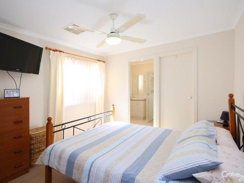 16 Fuschia Street, Huntfield Heights SA 5163