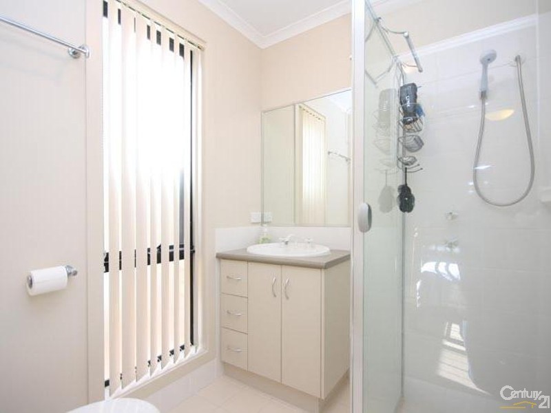 16 Fuschia Street, Huntfield Heights SA 5163