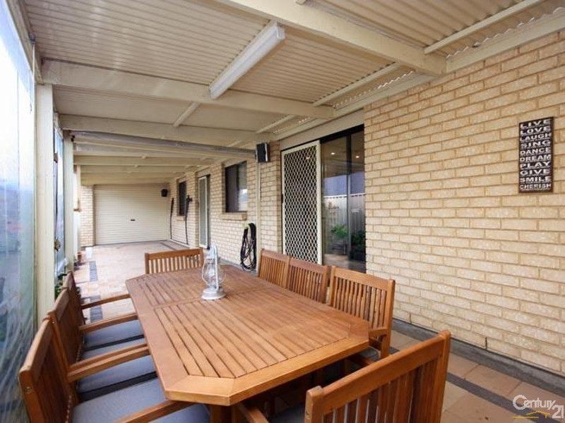 16 Fuschia Street, Huntfield Heights SA 5163