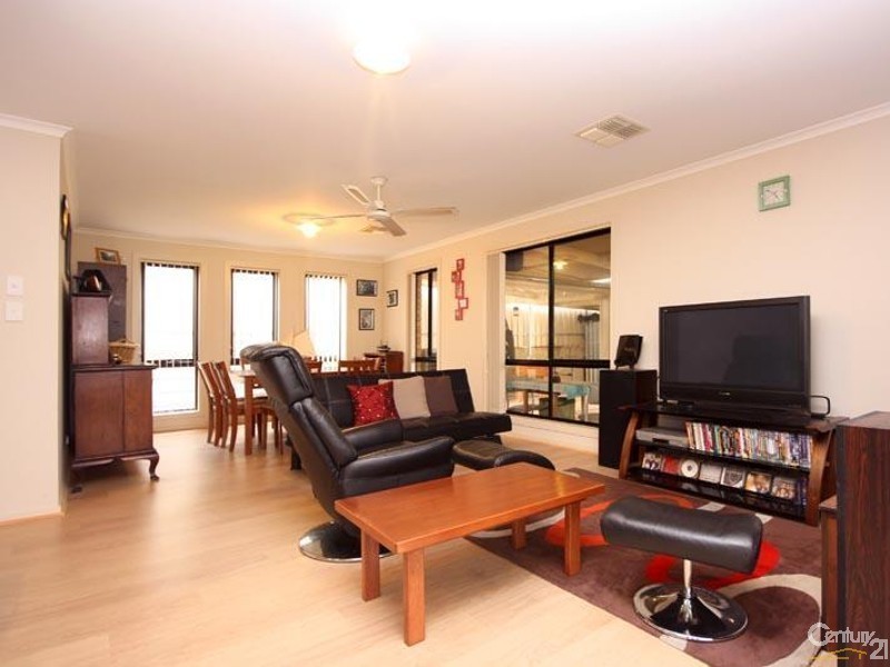 16 Fuschia Street, Huntfield Heights SA 5163