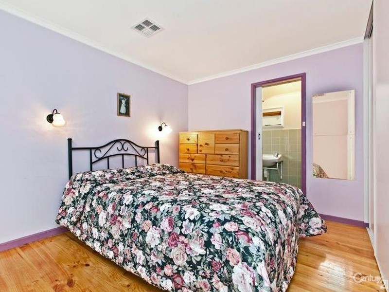 26 Pennant Street, Aberfoyle Park SA 5159