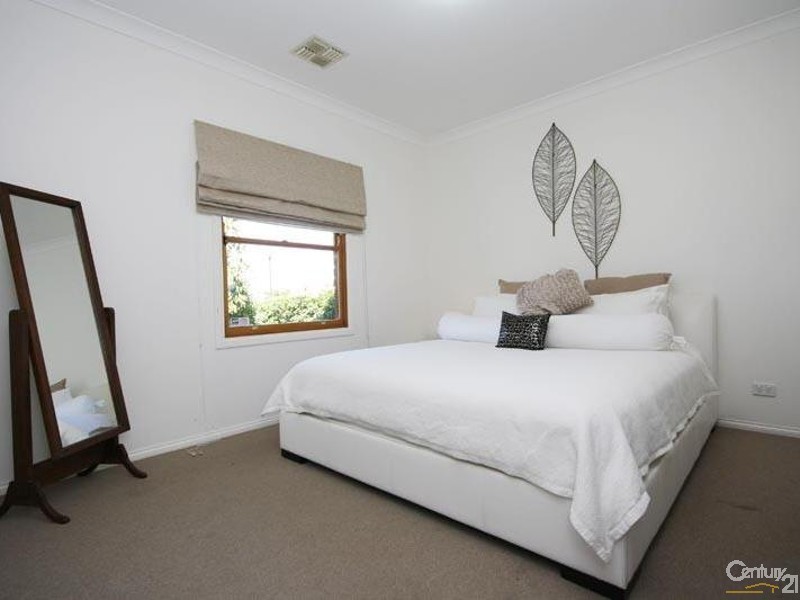 23 Verdant Parade, Woodcroft SA 5162
