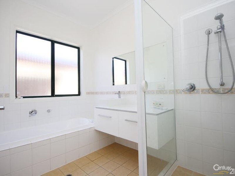 23 Verdant Parade, Woodcroft SA 5162