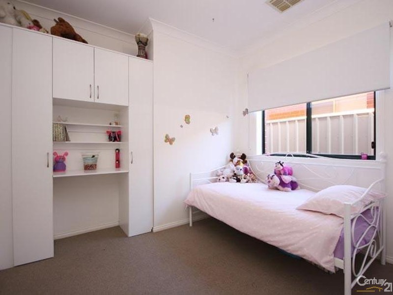 23 Verdant Parade, Woodcroft SA 5162