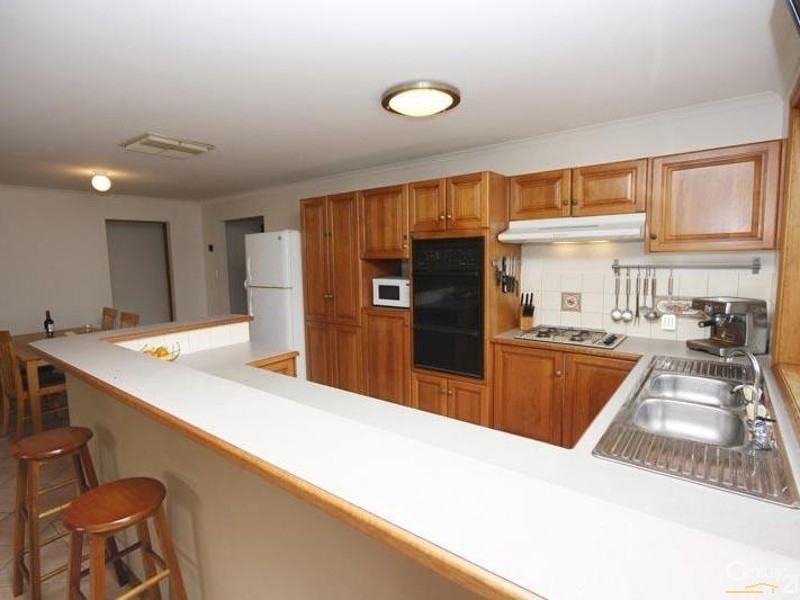 202 Pimpala Road, Woodcroft SA 5162