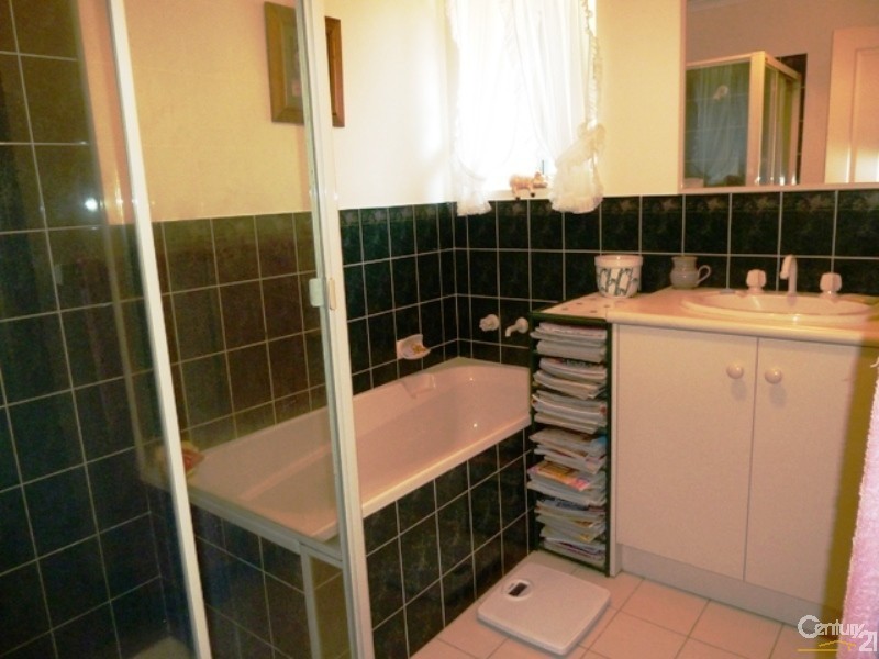 10 Spruce Avenue, Seaford SA 5169