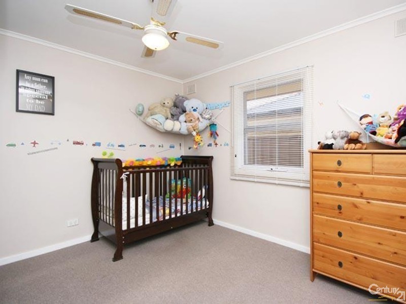 2 Julian Street, Christie Downs SA 5164