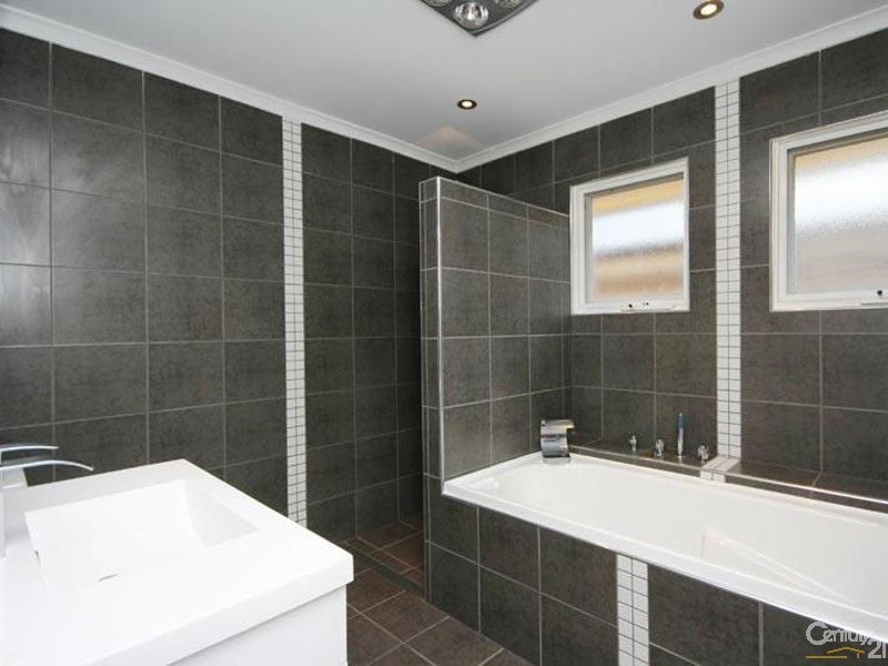 2 Julian Street, Christie Downs SA 5164