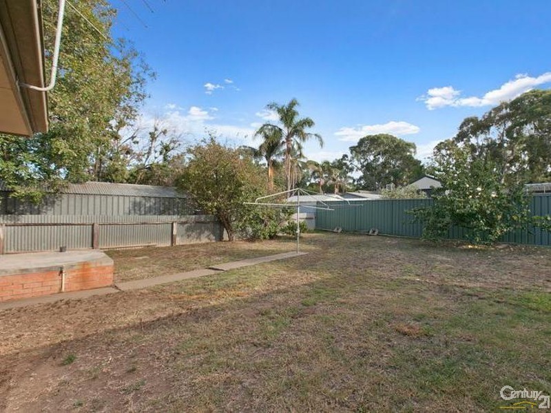 15 Wheatsheaf Road, Morphett Vale SA 5162