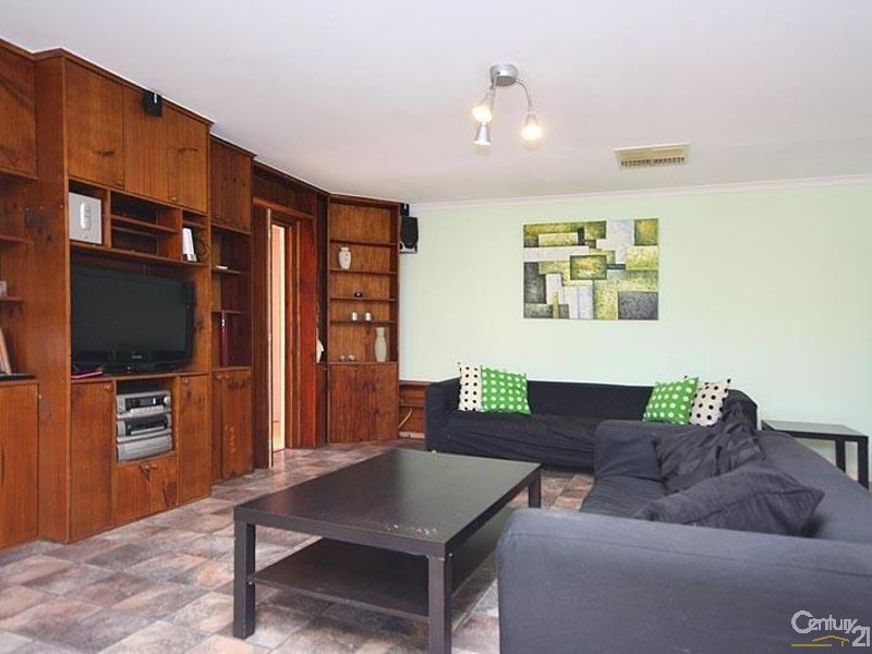 2 Whitney Crescent, Seaford SA 5169