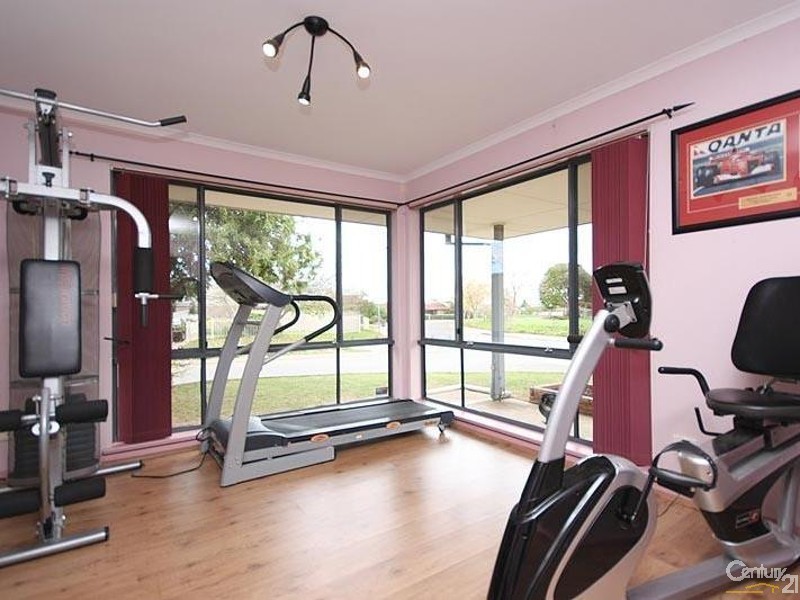 2 Whitney Crescent, Seaford SA 5169