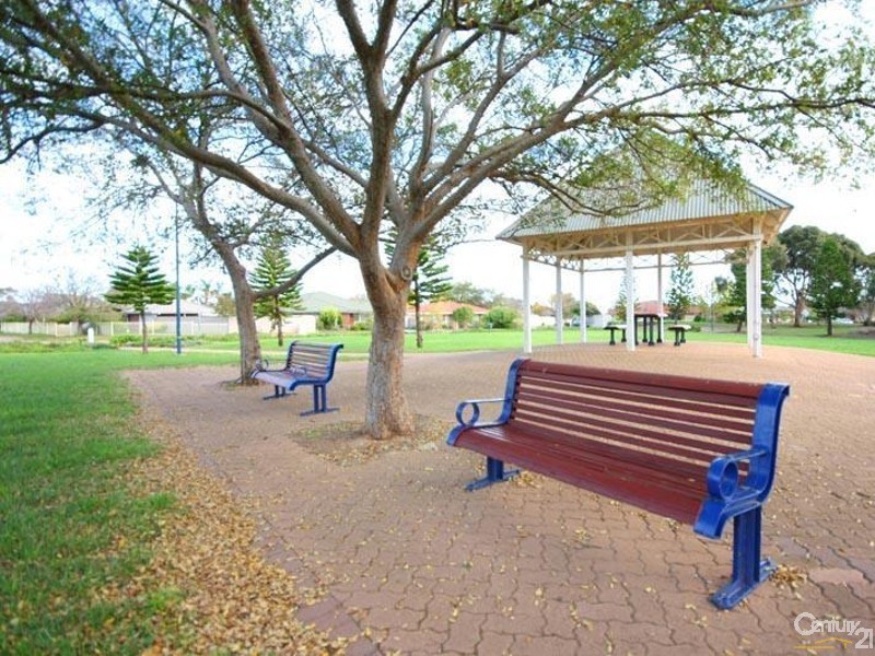 2 Whitney Crescent, Seaford SA 5169