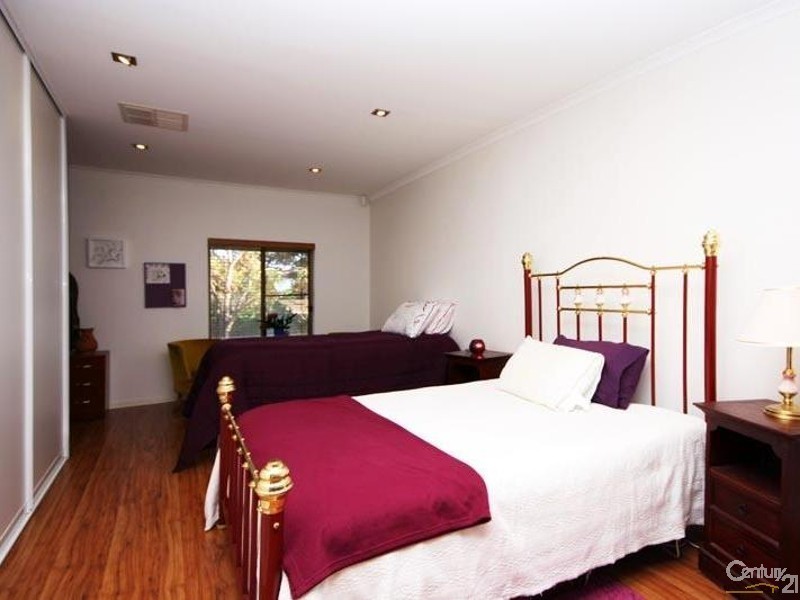 16 Stirling Avenue, Sellicks Beach SA 5174