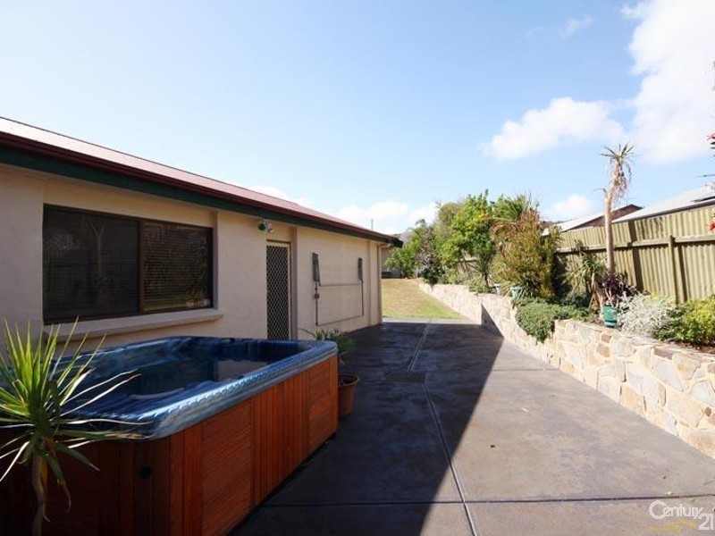 16 Stirling Avenue, Sellicks Beach SA 5174