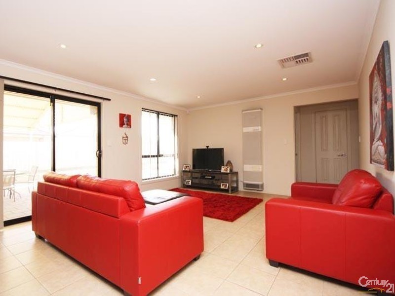 31 Cockle Ave, Aldinga Beach SA 5173