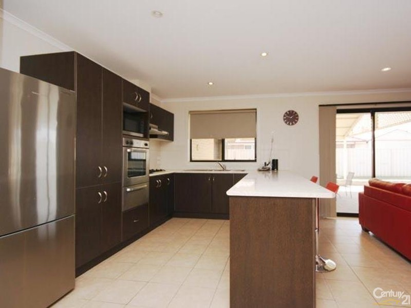 31 Cockle Ave, Aldinga Beach SA 5173