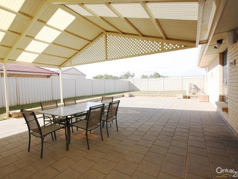 31 Cockle Ave, Aldinga Beach SA 5173