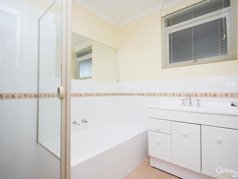 18 Mallen Street, Morphett Vale SA 5162