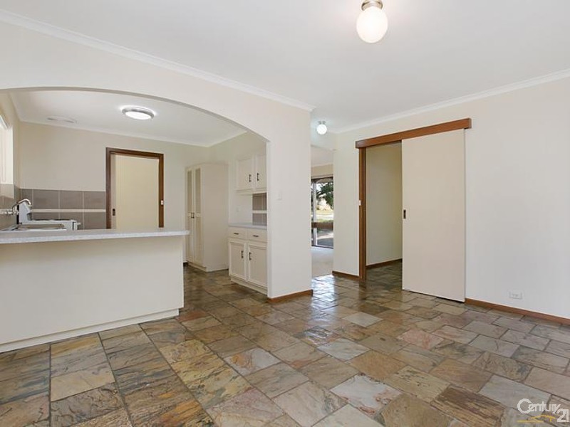 11 Inverness Avenue, Morphett Vale SA 5162