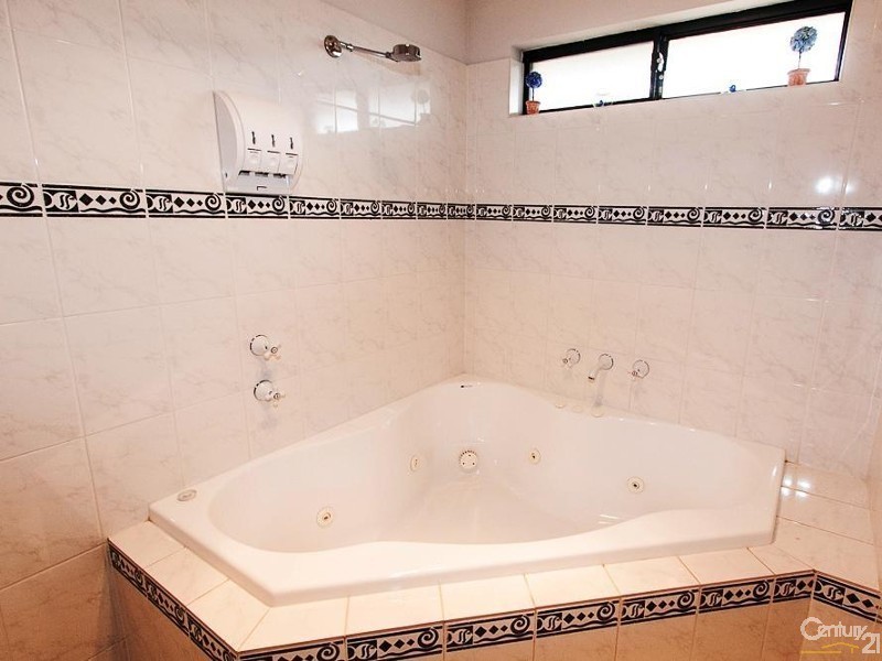 10 Henley Circuit, Seaford Rise SA 5169