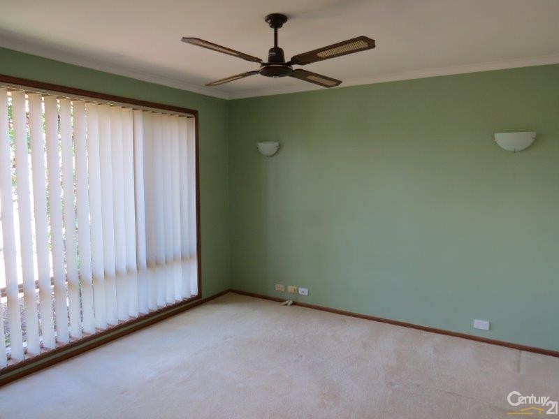 12 New England Drive, Woodcroft SA 5162