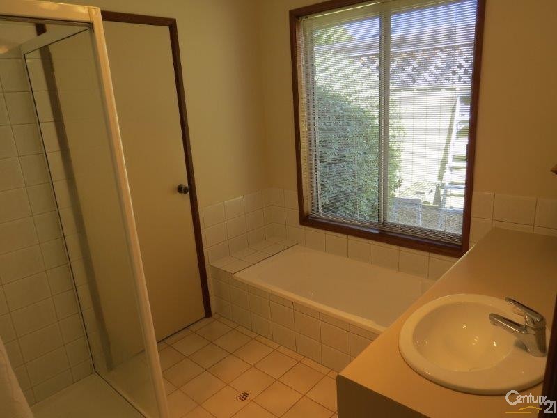 12 New England Drive, Woodcroft SA 5162