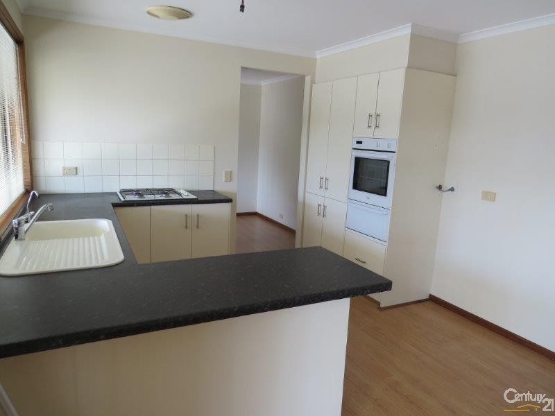 12 New England Drive, Woodcroft SA 5162