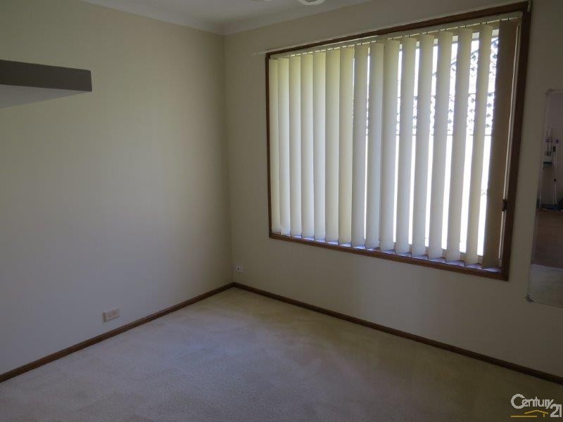 12 New England Drive, Woodcroft SA 5162