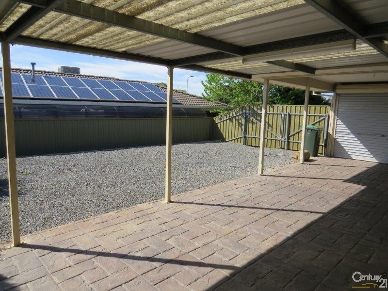 12 New England Drive, Woodcroft SA 5162