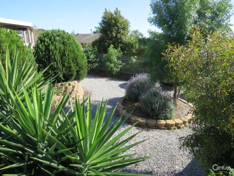 12 New England Drive, Woodcroft SA 5162