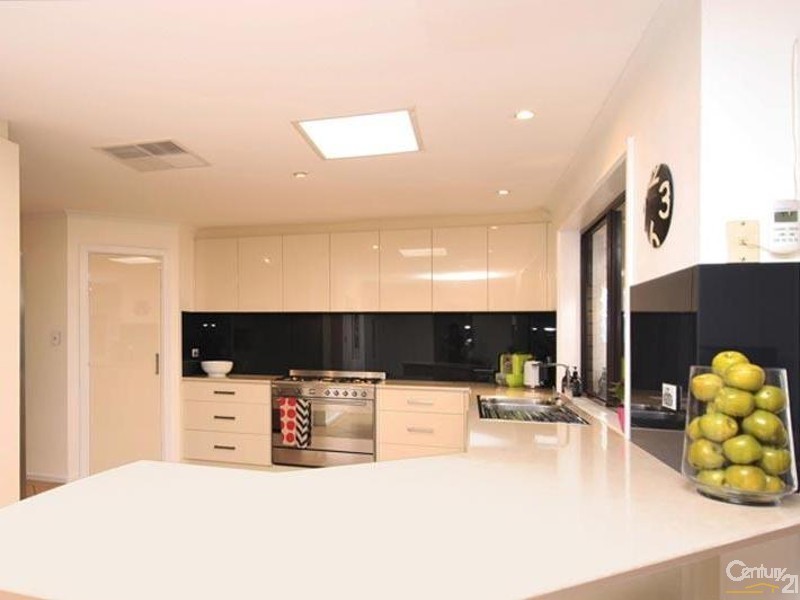 32 Furioso Drive, Woodcroft SA 5162