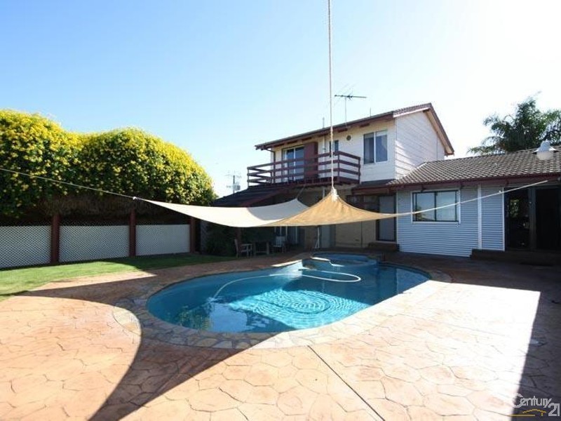 4 Oliver Crescent, Port Noarlunga SA 5167