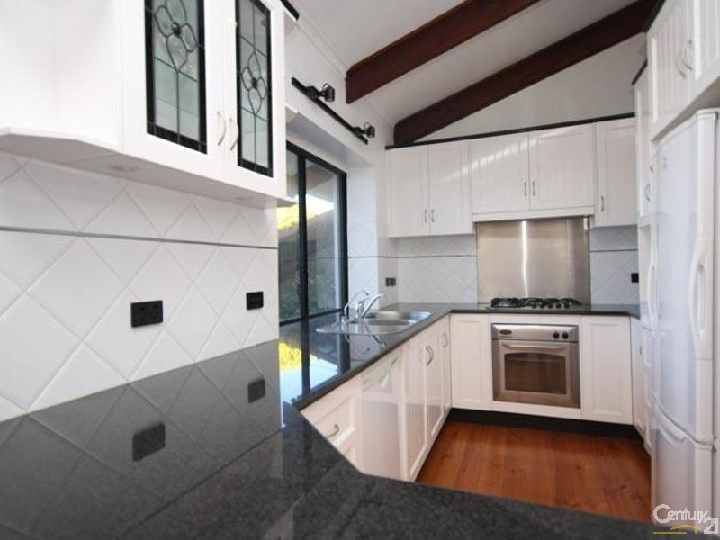 4 Oliver Crescent, Port Noarlunga SA 5167