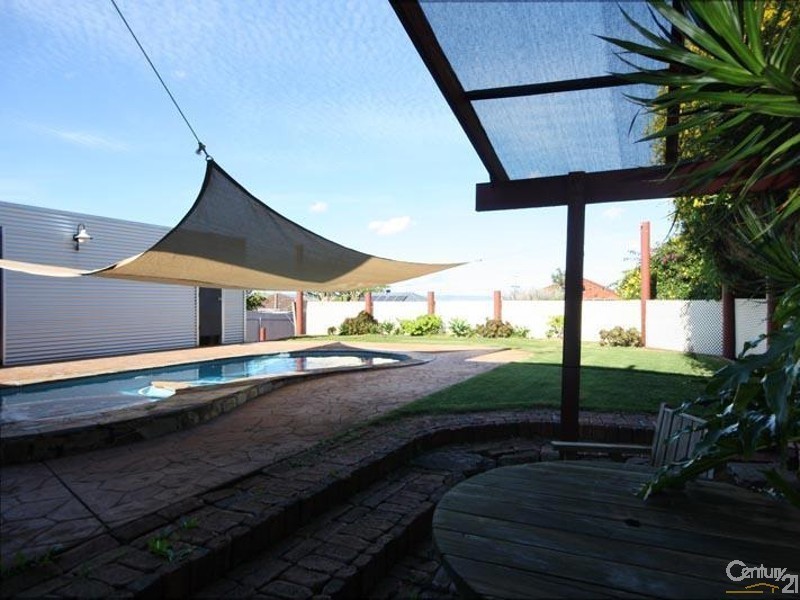 4 Oliver Crescent, Port Noarlunga SA 5167