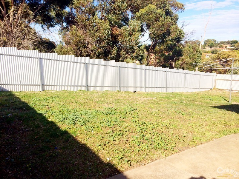 4 Cumberland Crescent, Huntfield Heights SA 5163