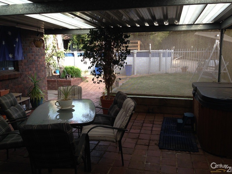 22 Leonard Road, Morphett Vale SA 5162