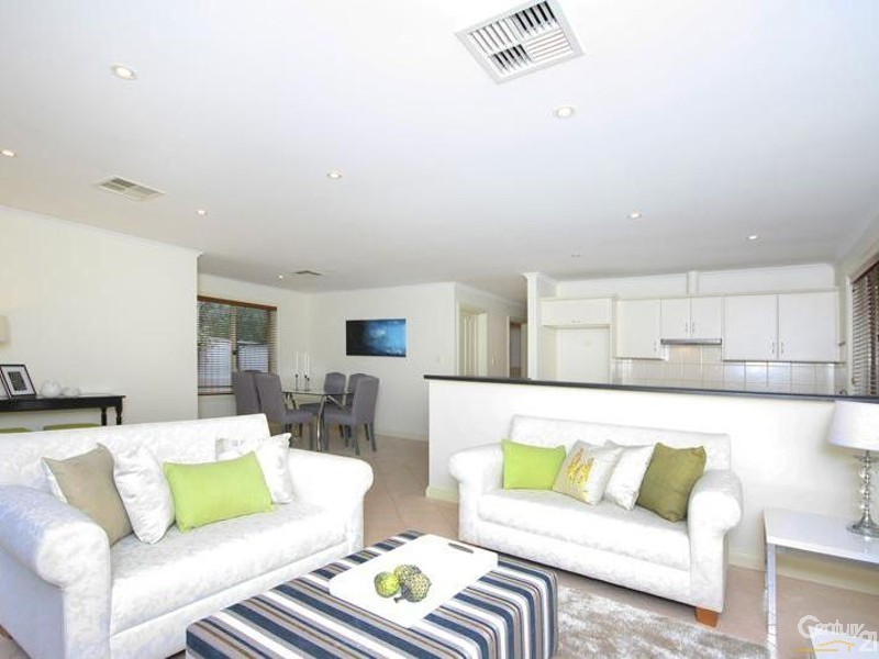 3-2 Glory Court, Happy Valley SA 5159