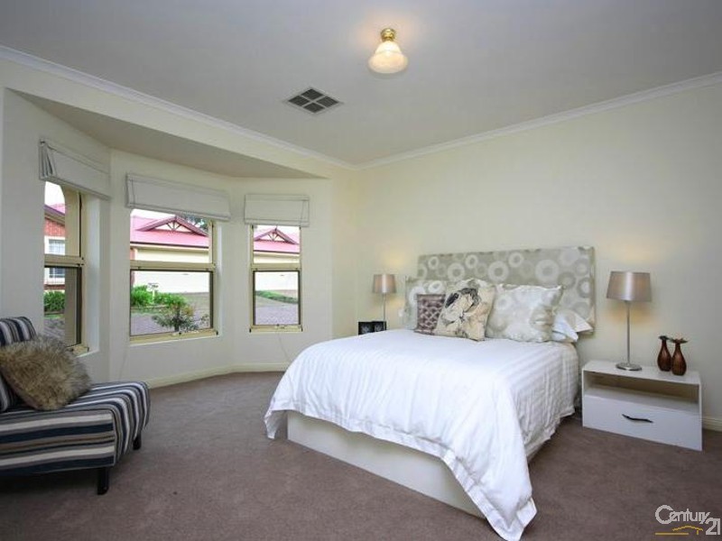 3-2 Glory Court, Happy Valley SA 5159