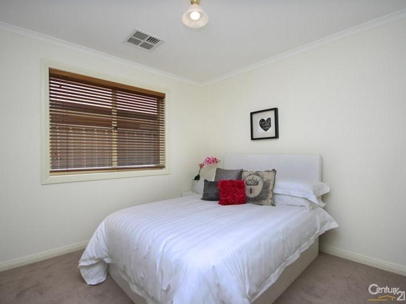 3-2 Glory Court, Happy Valley SA 5159