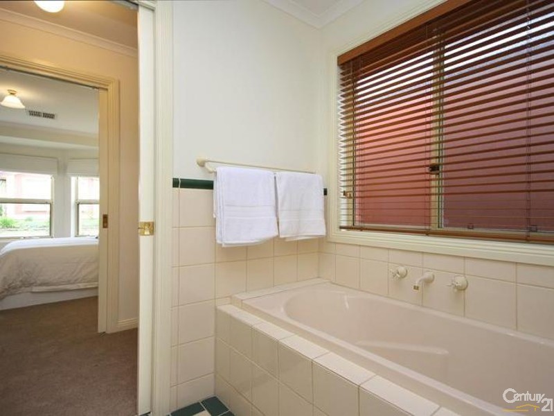 3-2 Glory Court, Happy Valley SA 5159