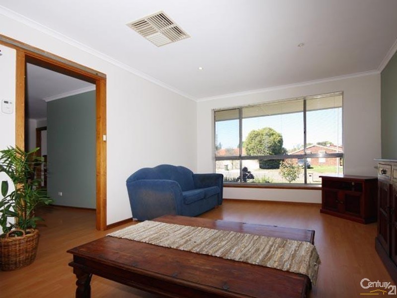4 Nash Crescent, Morphett Vale SA 5162