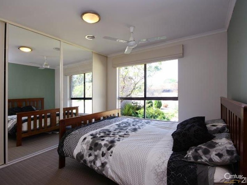 4 Nash Crescent, Morphett Vale SA 5162