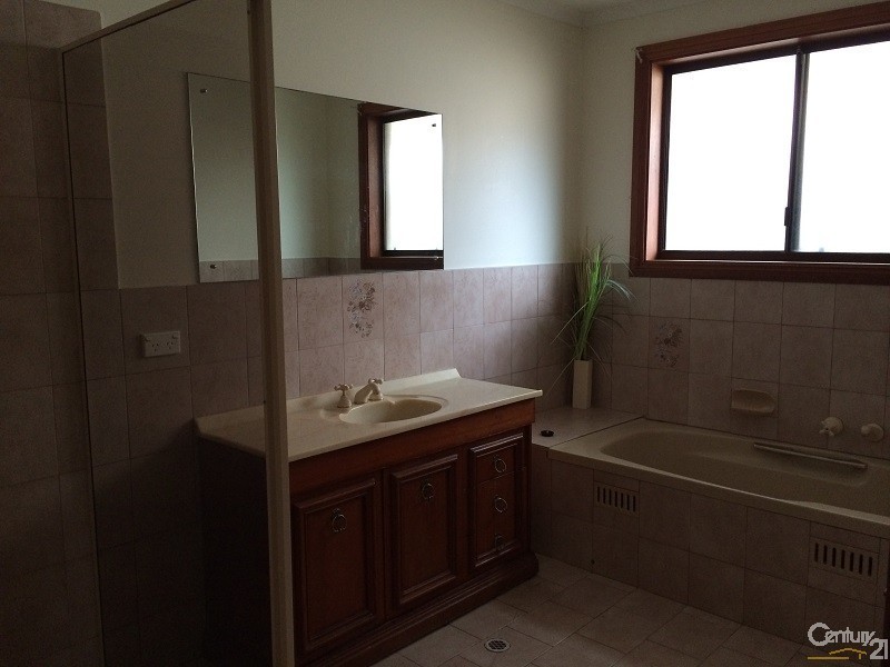 15 Nannigai Drive, Hallett Cove SA 5158