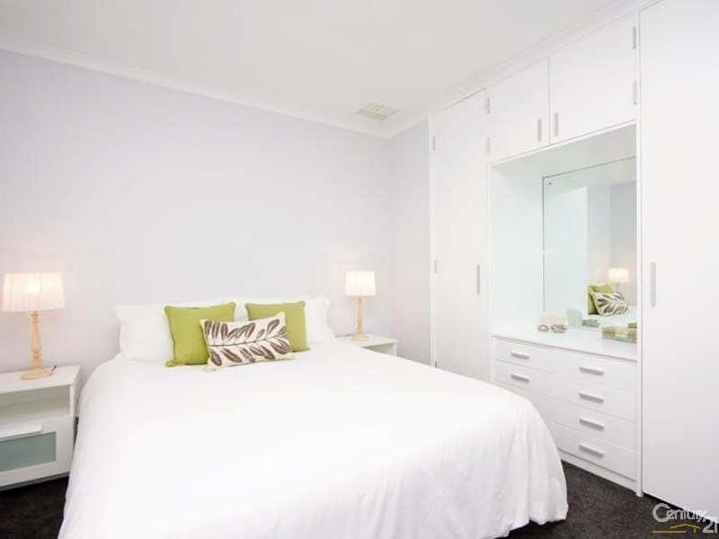 7 Dew Street, Aberfoyle Park SA 5159
